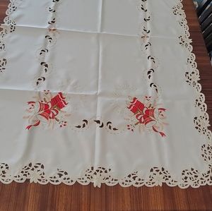 BEAUTIFUL BRAND NEW INBROIDERY TABLECLOTHS 38X56 INCHES